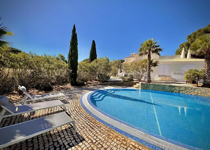Villa Premium With Pool By Homing Quarteira