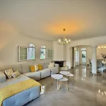 וילה Premium With Pool By Homing *