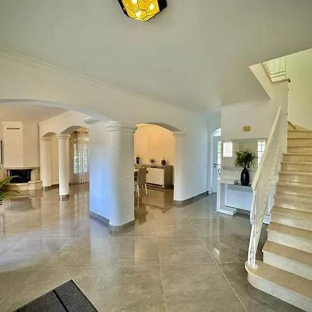 Premium With Pool By Homing *
