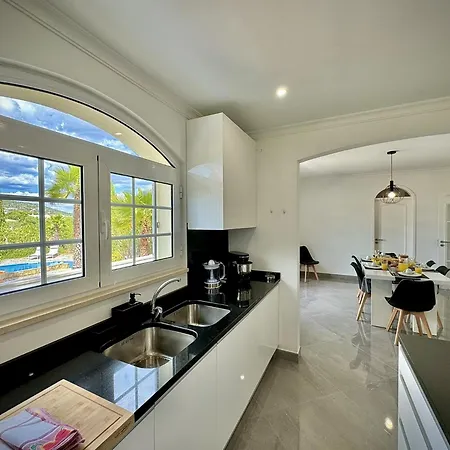 Quarteira Premium With Pool By Homing Villa
