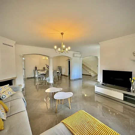 Quarteira Premium With Pool By Homing Villa *
