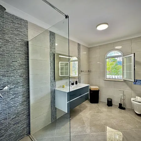 Villa Quarteira Premium With Pool By Homing *