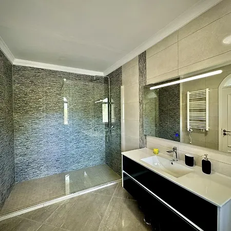 Villa Quarteira Premium With Pool By Homing
