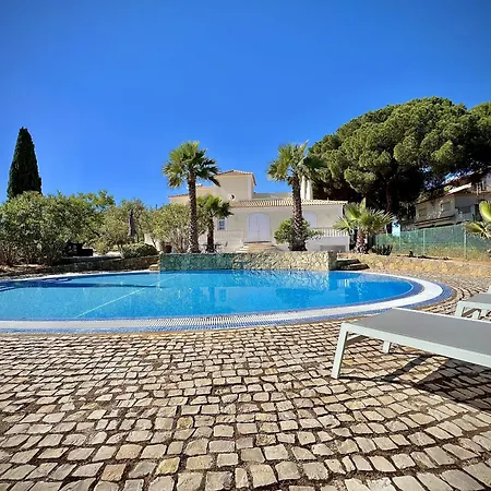 Villa Quarteira Premium With Pool By Homing Cabeco de Camara