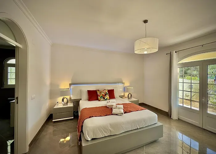 Premium With Pool By Homing Villa