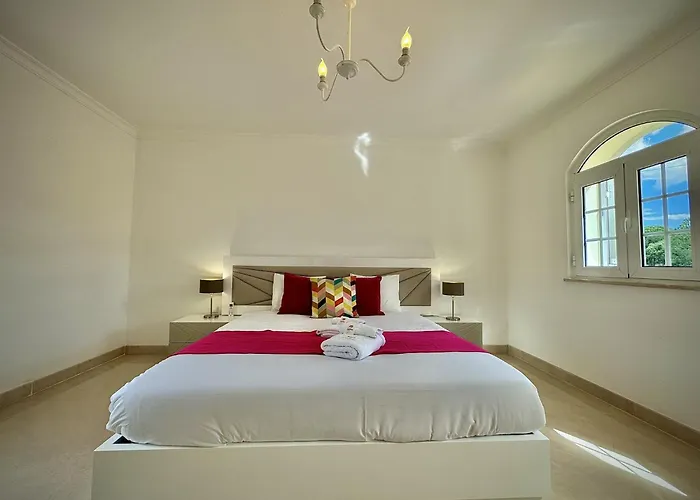 Villa Premium With Pool By Homing *