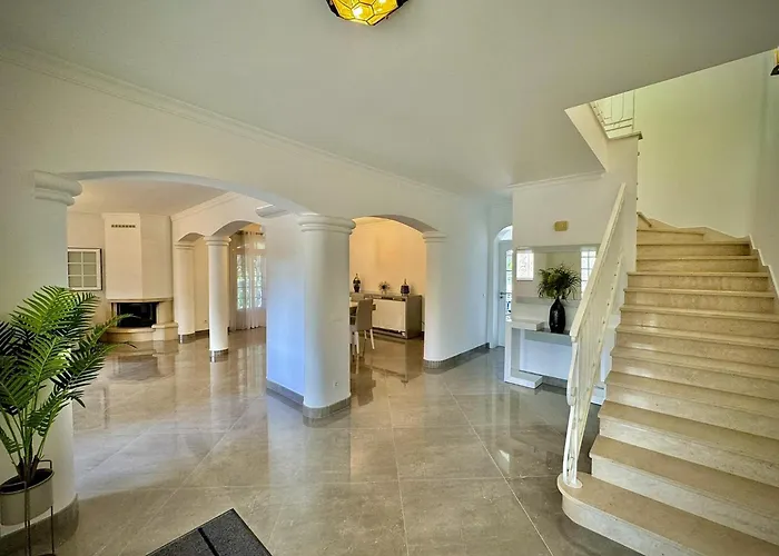 Premium With Pool By Homing *