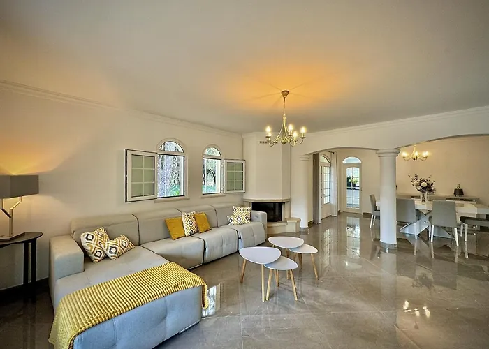 Villa Premium With Pool By Homing *
