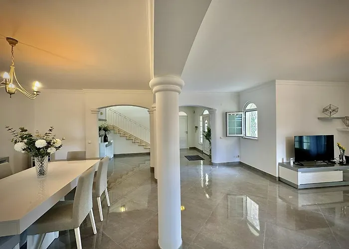 Premium With Pool By Homing Villa Quarteira