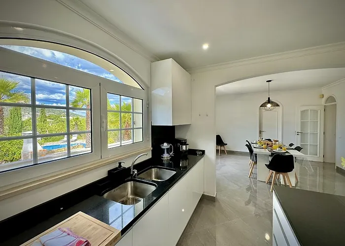 Premium With Pool By Homing Villa