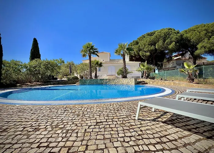 Villa Premium With Pool By Homing Quarteira