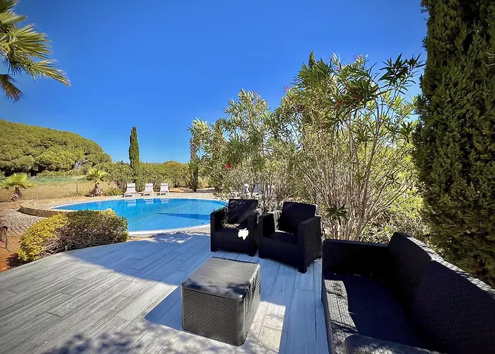 Premium With Pool By Homing